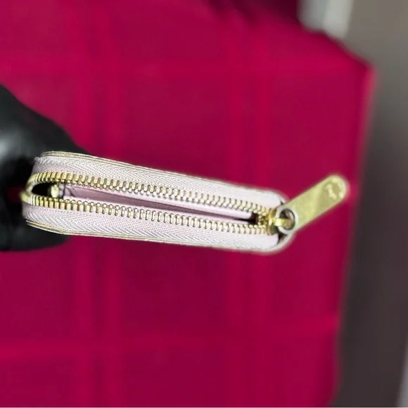 Louis Vuitton Checkered Wallet in White and Gray - Picture 5 of 7